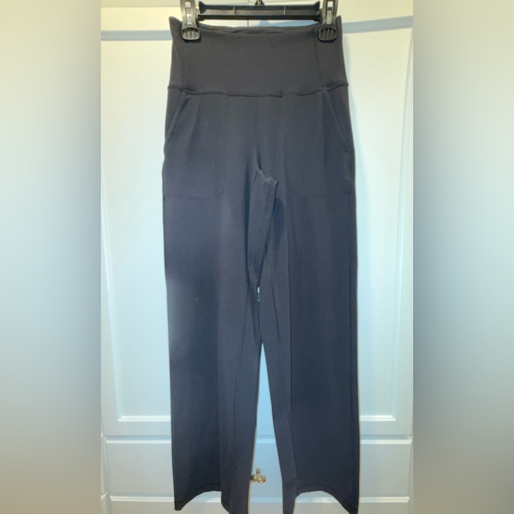 Lululemon 
Women's Black High-Waisted Pants